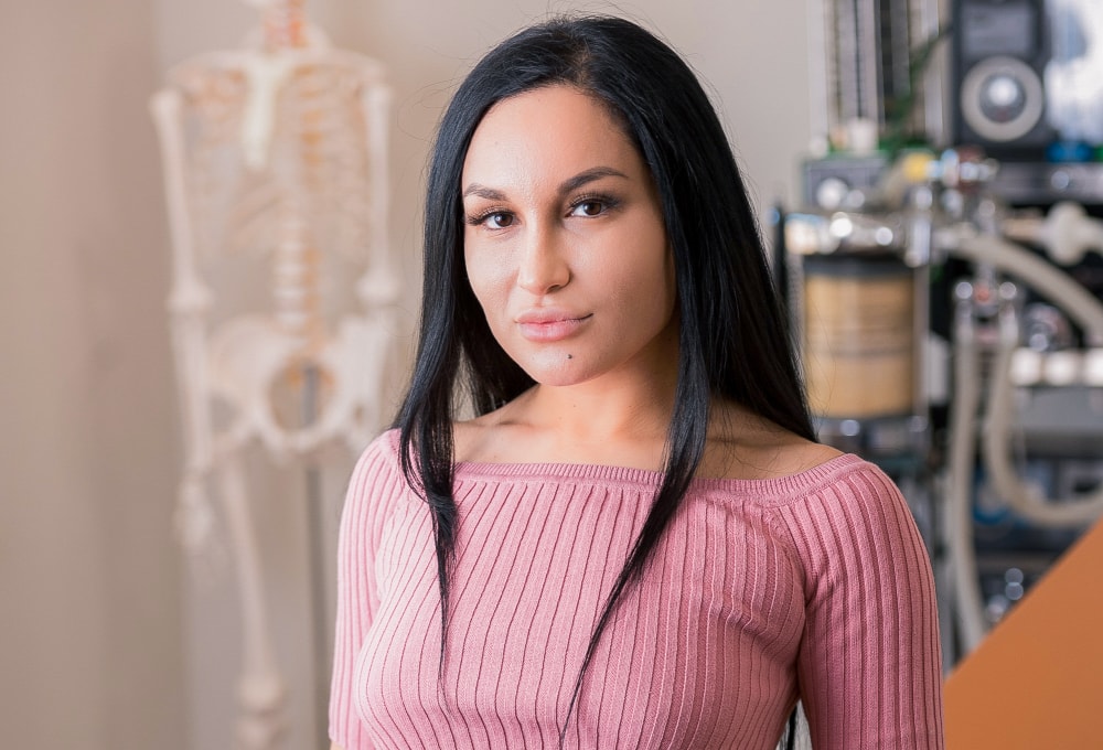 Penthouse Gold porn video: Galería - Gabriella Paltrova le pone los cuernos a su marido con el médico