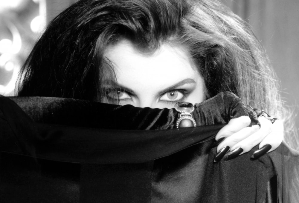 Penthouse Gold porn video: The Lady is a Vamp