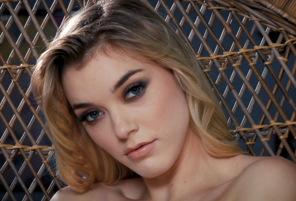 Penthouse Gold HD porn video: Video - Anny Aurora Strip 5