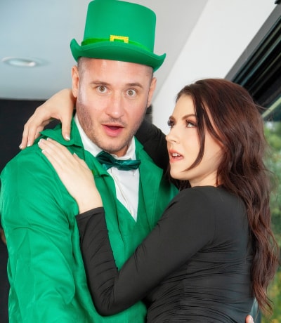 Penthouse Gold porn video: Galería - Ruby Moon y el duende de San Patricio