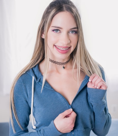 Penthouse Gold porn video: Gallery - Khloe Kapri Thrills In Kinky Massage