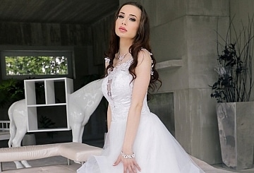 Penthouse Gold HD porn video: Nicole Love, sueños de una novia antes de pisar el altar