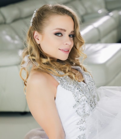 Penthouse Gold porn video: Galerie - Jungfrau-Braut bekommt ihre Kirsche geknallt