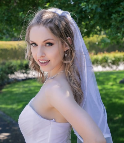 Penthouse Gold porn video: Gallery - First Time For Runaway Bride