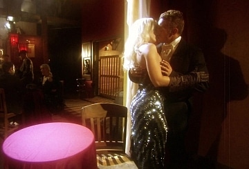 Penthouse Gold HD porn video: Devon Lee, de caza en el Jazz Club