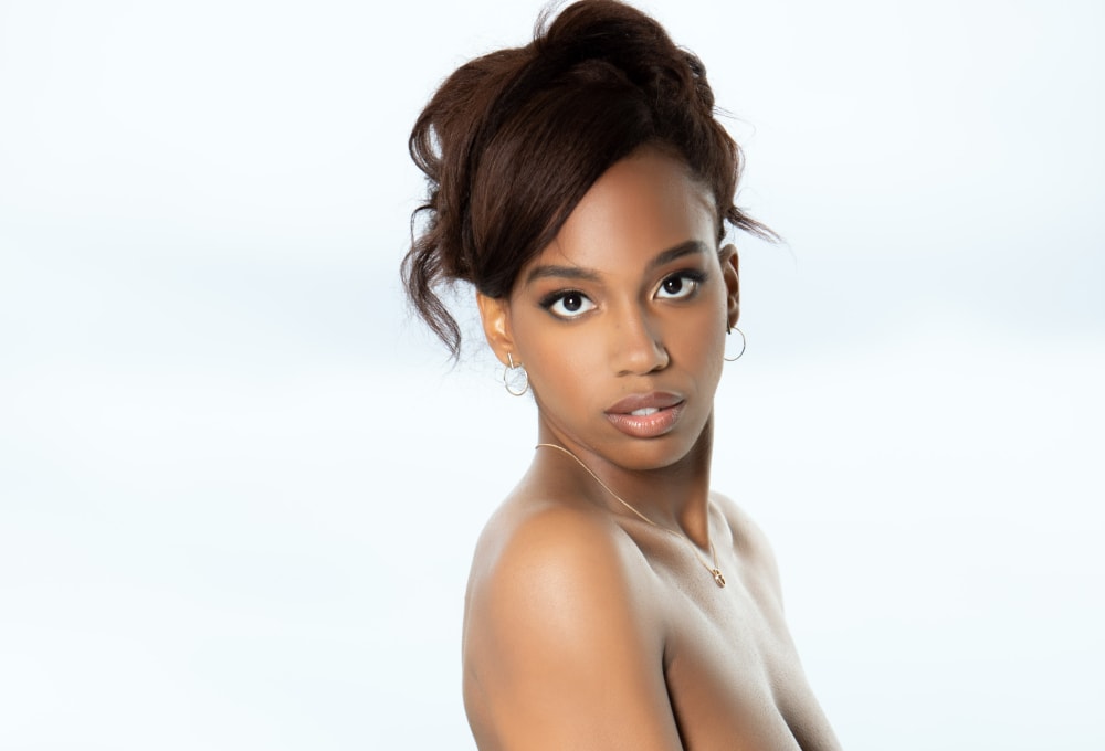 Penthouse Gold porn video: Gentleman's Chair Adorned