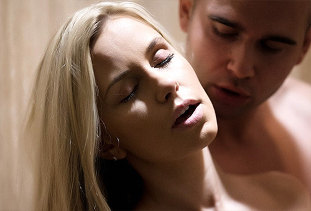 Penthouse Gold HD porn video: Fin de semana en Londres