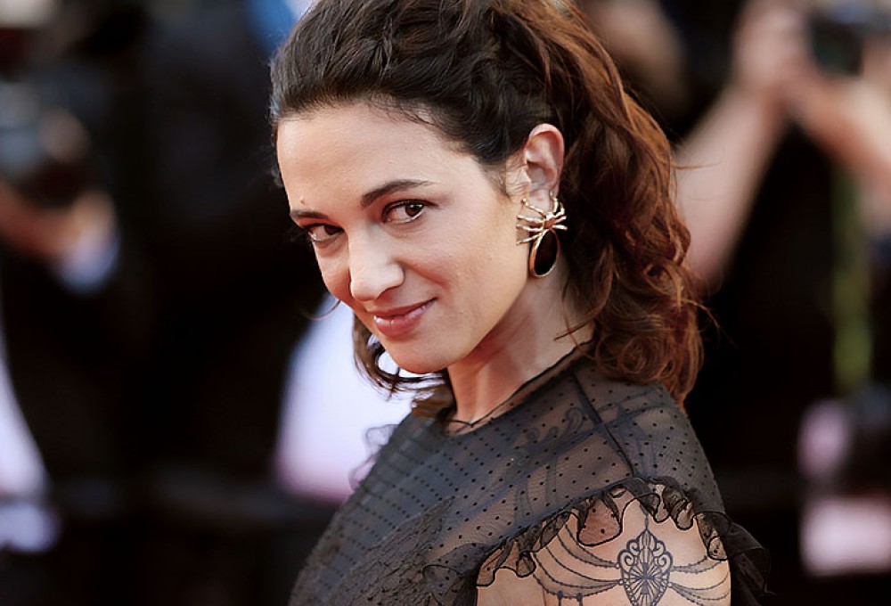 Penthouse Gold porn video: Hot Lines: Hollywood Should Step Aside From The #MeToo Movement