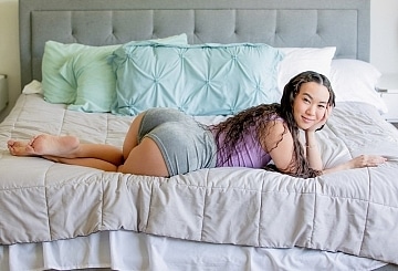 Penthouse Gold HD porn video: Kimmy Kimm siempre sigue los consejos de su padrastro