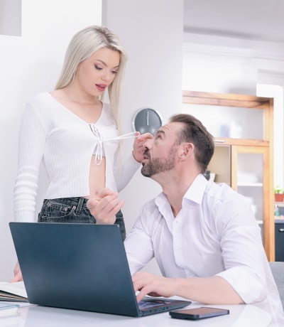 Penthouse Gold porn video: Galerie - Winter Ashby hat Lust auf große Schwänze