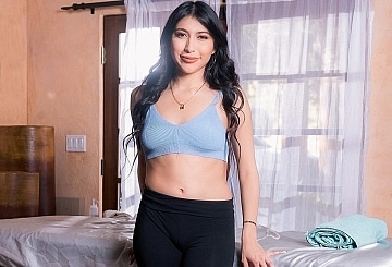 Penthouse Gold HD porn video: Penelope Woods weiß, wie sie zu befriedigen ist