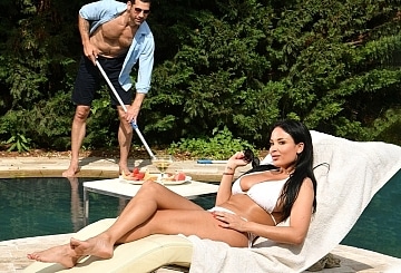 Penthouse Gold HD porn video: Anissa Kate, masaje y algo más en la piscina
