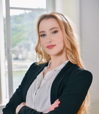 Penthouse Gold porn video: Galería- Ivy Rein, agente inmobiliaria adicta al anal